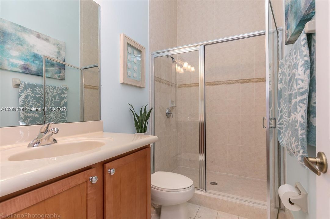 Недавно арендовано: $6,975 (6 спален, 5 ванн, 3875 Квадратных фут)