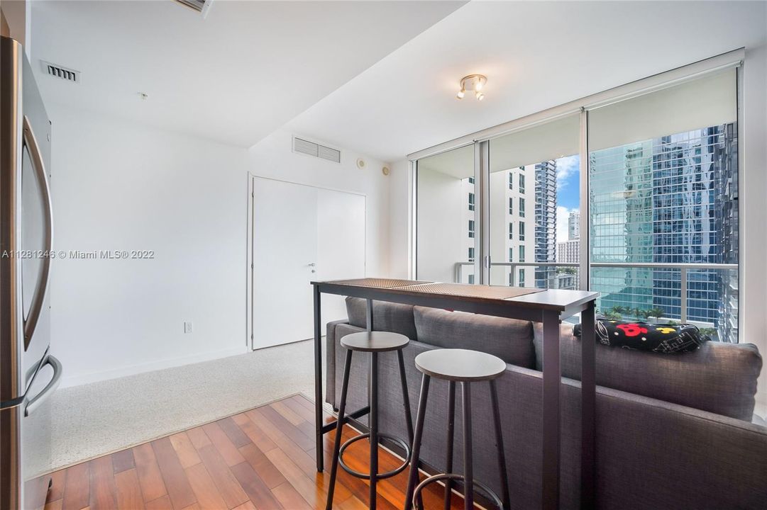 Recently Sold: $380,000 (1 beds, 1 baths, 544 Square Feet)