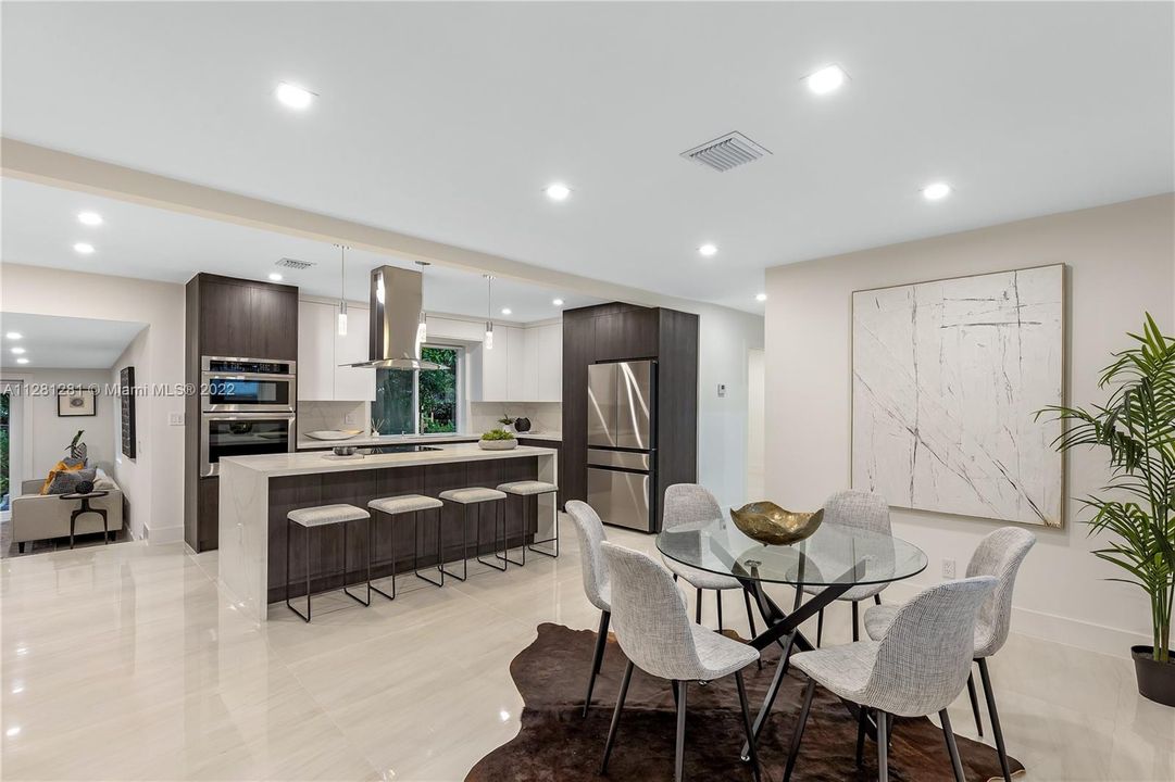 Recently Sold: $1,299,500 (3 beds, 2 baths, 1677 Square Feet)