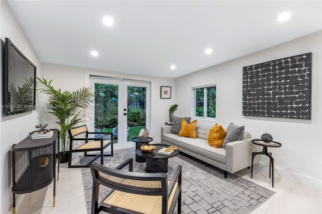 Recently Sold: $1,299,500 (3 beds, 2 baths, 1677 Square Feet)