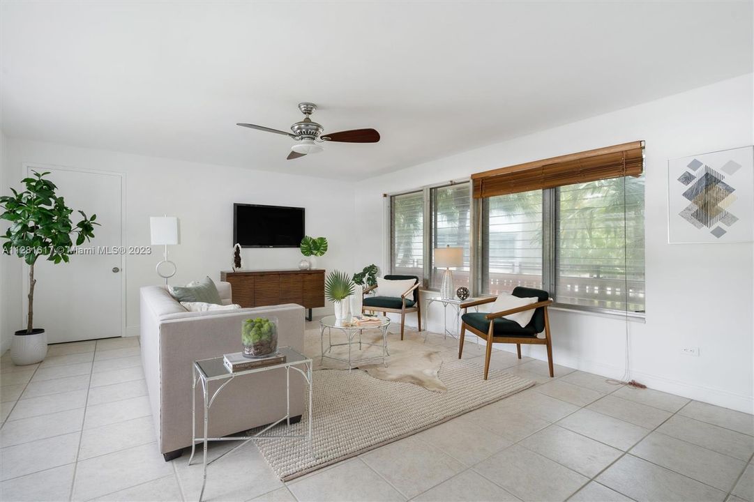 Recently Sold: $450,000 (2 beds, 2 baths, 1220 Square Feet)