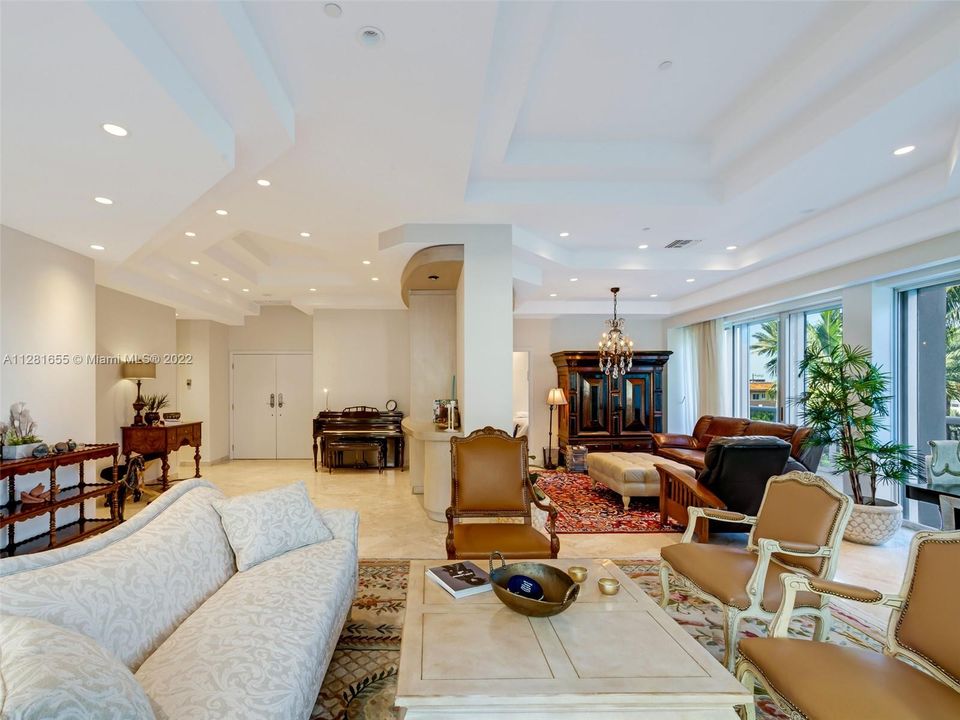 Recently Sold: $2,000,000 (2 beds, 2 baths, 2260 Square Feet)