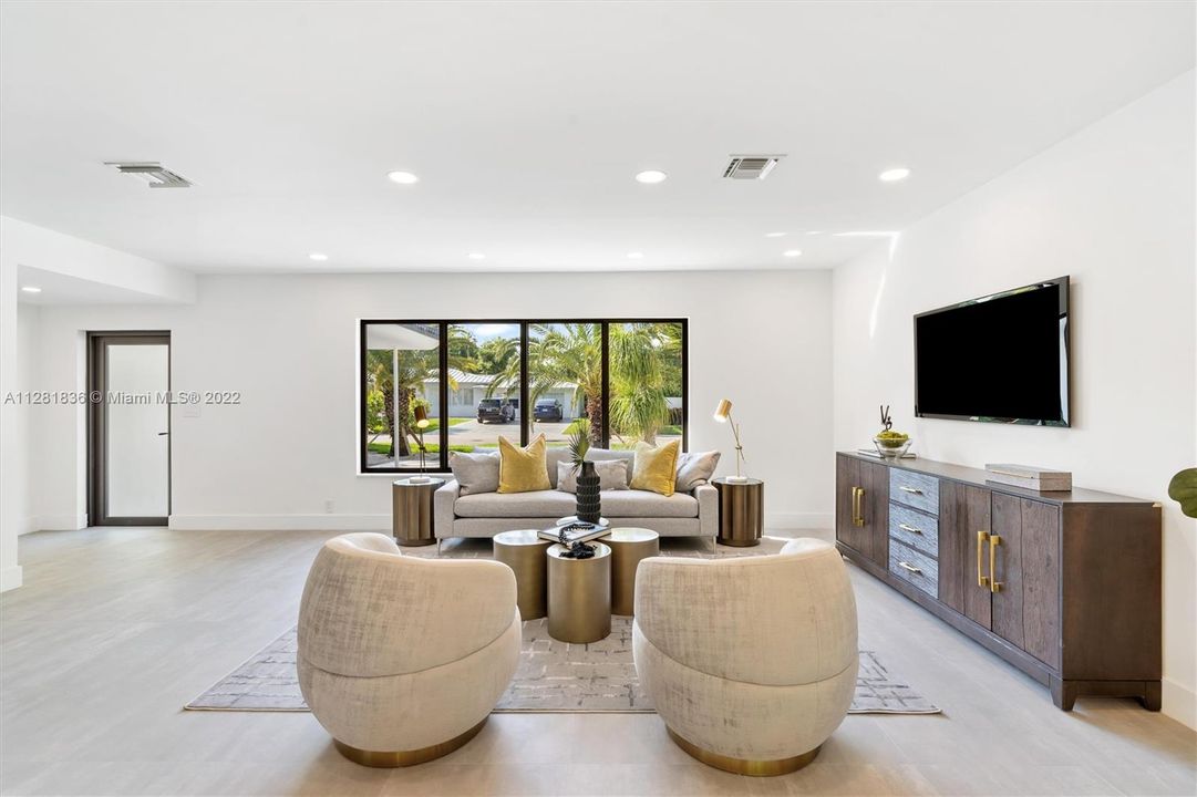 Recently Sold: $1,749,000 (3 beds, 2 baths, 2060 Square Feet)