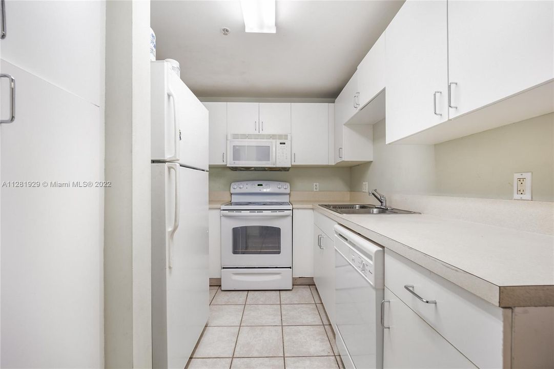 Recently Sold: $470,000 (2 beds, 2 baths, 950 Square Feet)