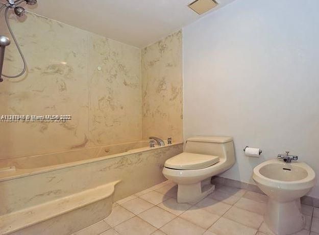 Recently Sold: $400,000 (1 beds, 1 baths, 836 Square Feet)