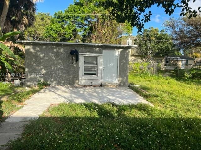 Recently Sold: $479,000 (3 beds, 2 baths, 979 Square Feet)