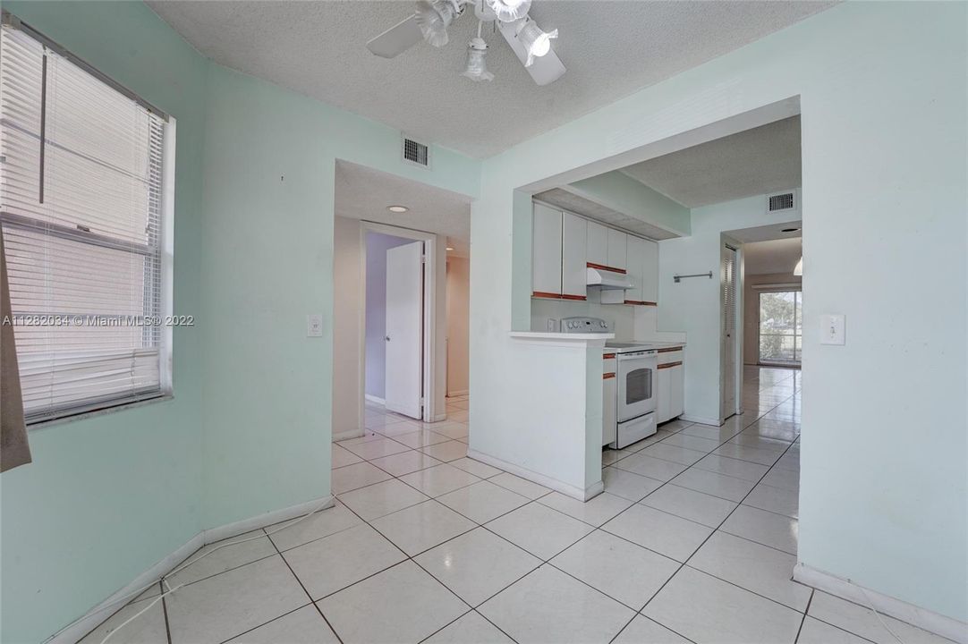 Recently Sold: $242,500 (2 beds, 2 baths, 1351 Square Feet)