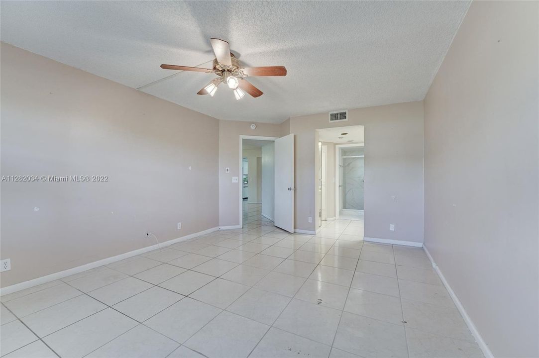 Recently Sold: $242,500 (2 beds, 2 baths, 1351 Square Feet)