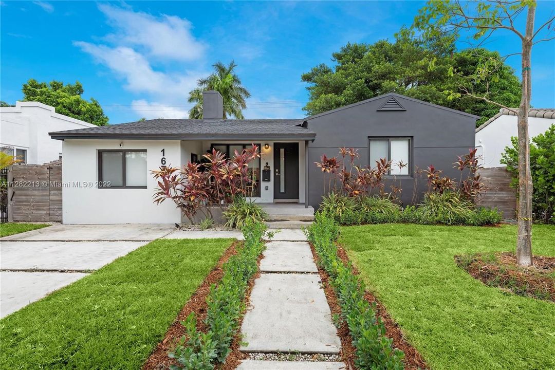 Recently Sold: $1,200,000 (4 beds, 3 baths, 1661 Square Feet)
