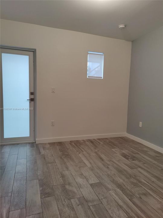 Recently Rented: $1,950 (1 beds, 1 baths, 422 Square Feet)