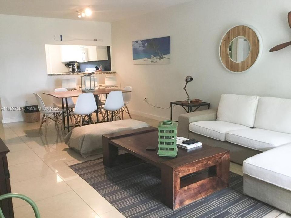 Recently Sold: $590,000 (2 beds, 2 baths, 1187 Square Feet)