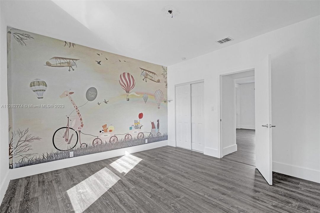 Recently Sold: $899,000 (3 beds, 3 baths, 2100 Square Feet)