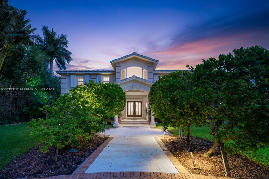 Recently Sold: $31,900,000 (5 beds, 6 baths, 5413 Square Feet)