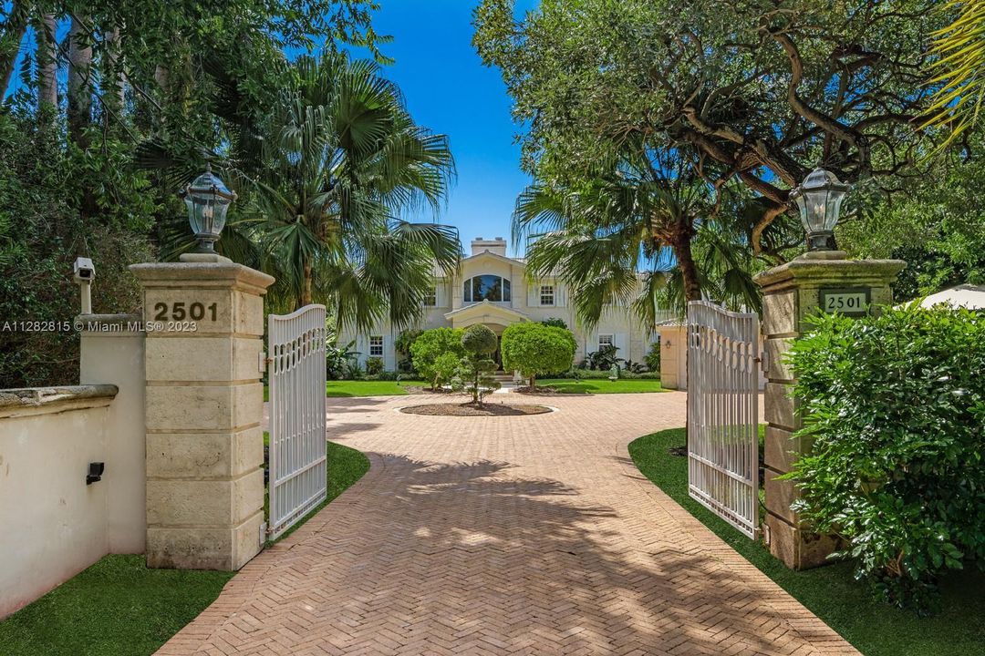 Recently Sold: $31,900,000 (5 beds, 6 baths, 5413 Square Feet)