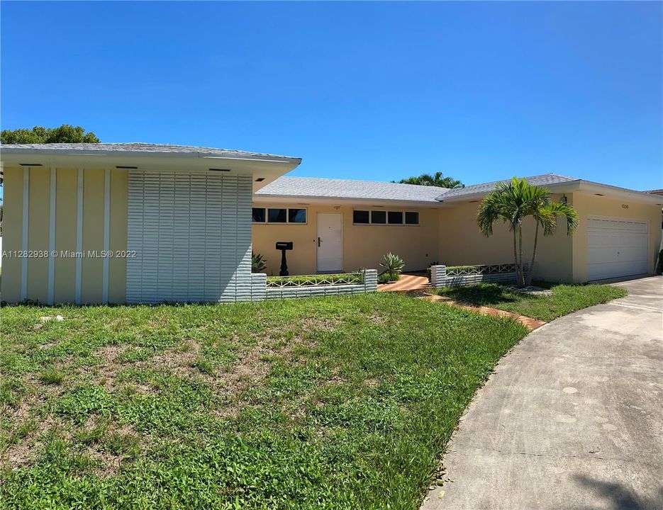 Recently Sold: $2,395,000 (4 beds, 3 baths, 2020 Square Feet)