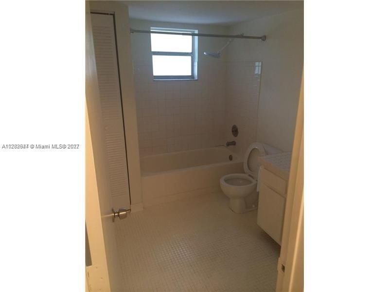 Recently Rented: $1,250 (1 beds, 1 baths, 680 Square Feet)