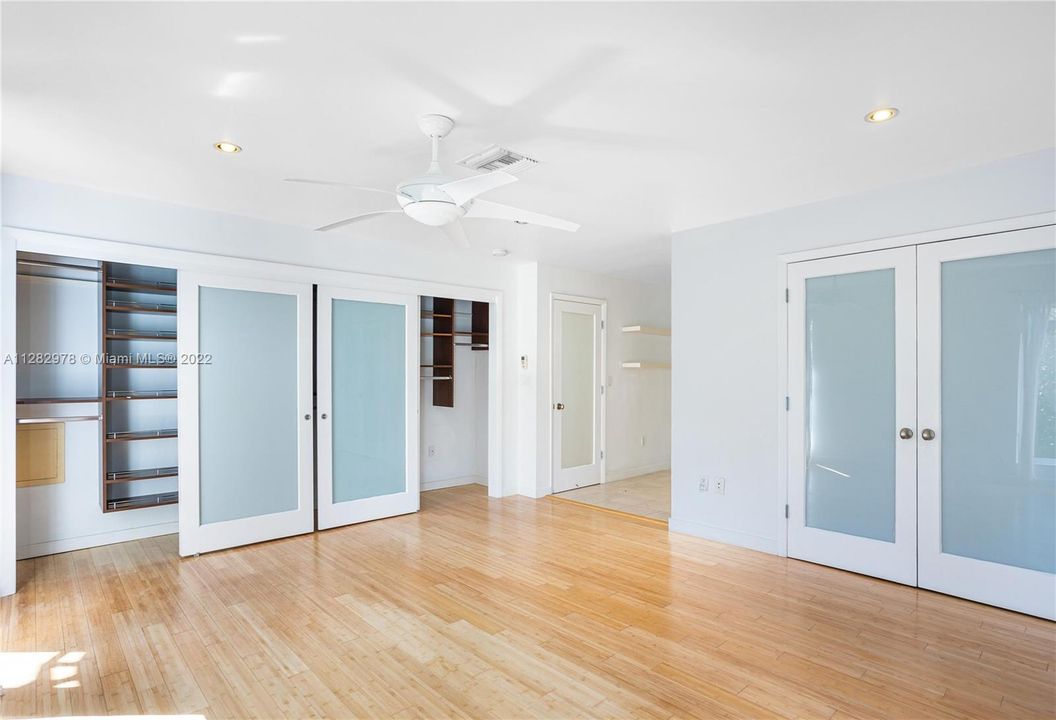 Recently Sold: $1,650,000 (3 beds, 2 baths, 2497 Square Feet)