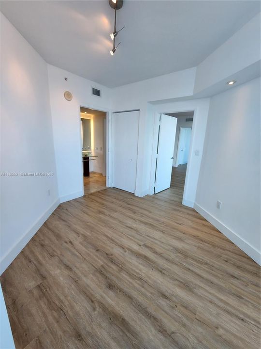 Recently Sold: $600,000 (2 beds, 2 baths, 1030 Square Feet)