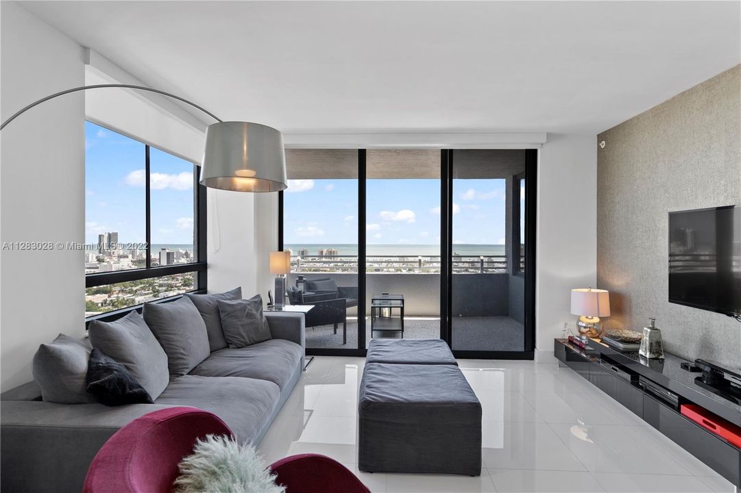 Recently Sold: $999,000 (2 beds, 2 baths, 1262 Square Feet)