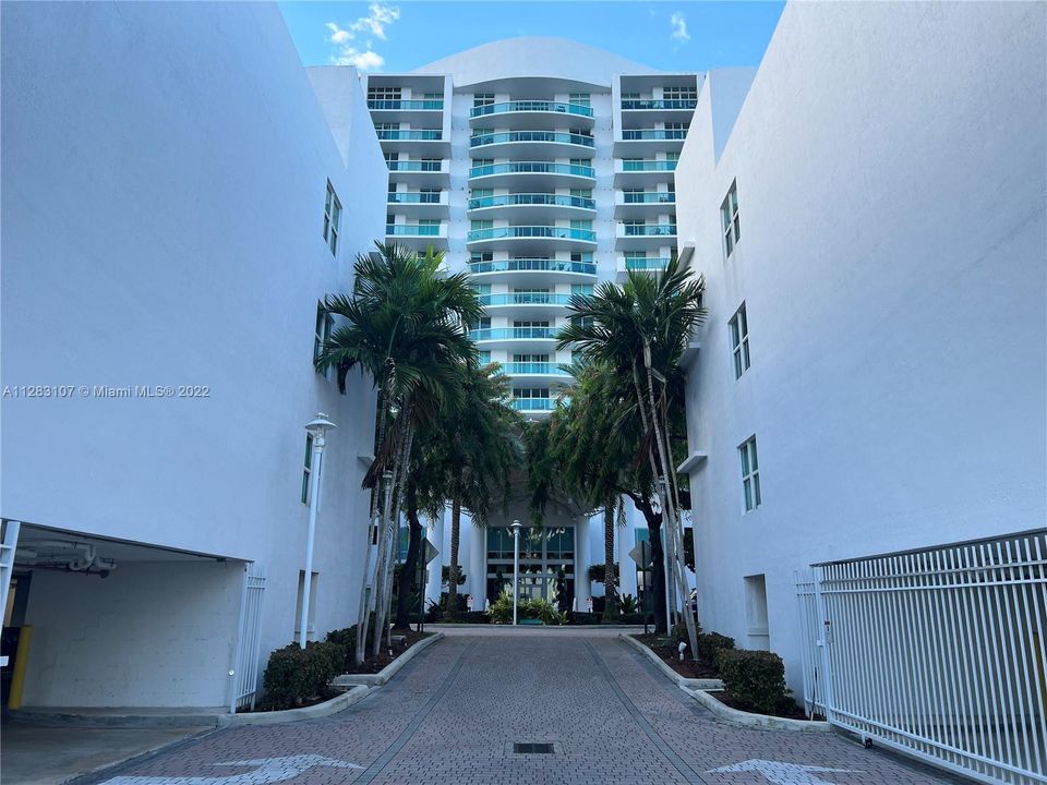 Recently Sold: $495,000 (2 beds, 2 baths, 1251 Square Feet)