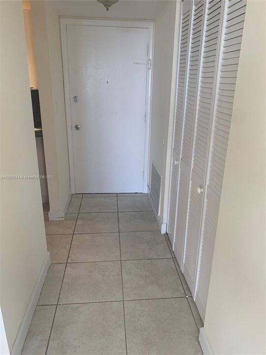 Recently Sold: $275,000 (1 beds, 1 baths, 730 Square Feet)