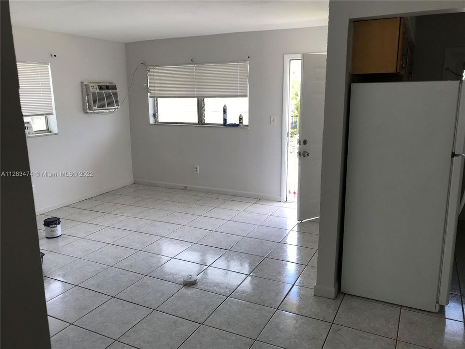Recently Rented: $1,350 (1 beds, 1 baths, 600 Square Feet)