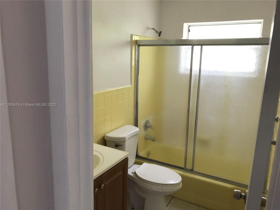 Недавно арендовано: $1,350 (1 спален, 1 ванн, 600 Квадратных фут)