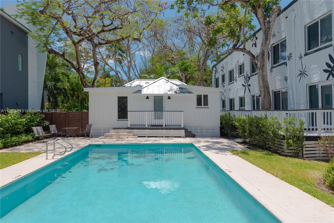 Recently Rented: $4,500 (2 beds, 2 baths, 899 Square Feet)