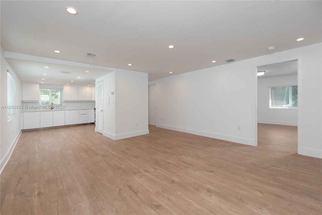 Recently Rented: $4,500 (2 beds, 2 baths, 899 Square Feet)