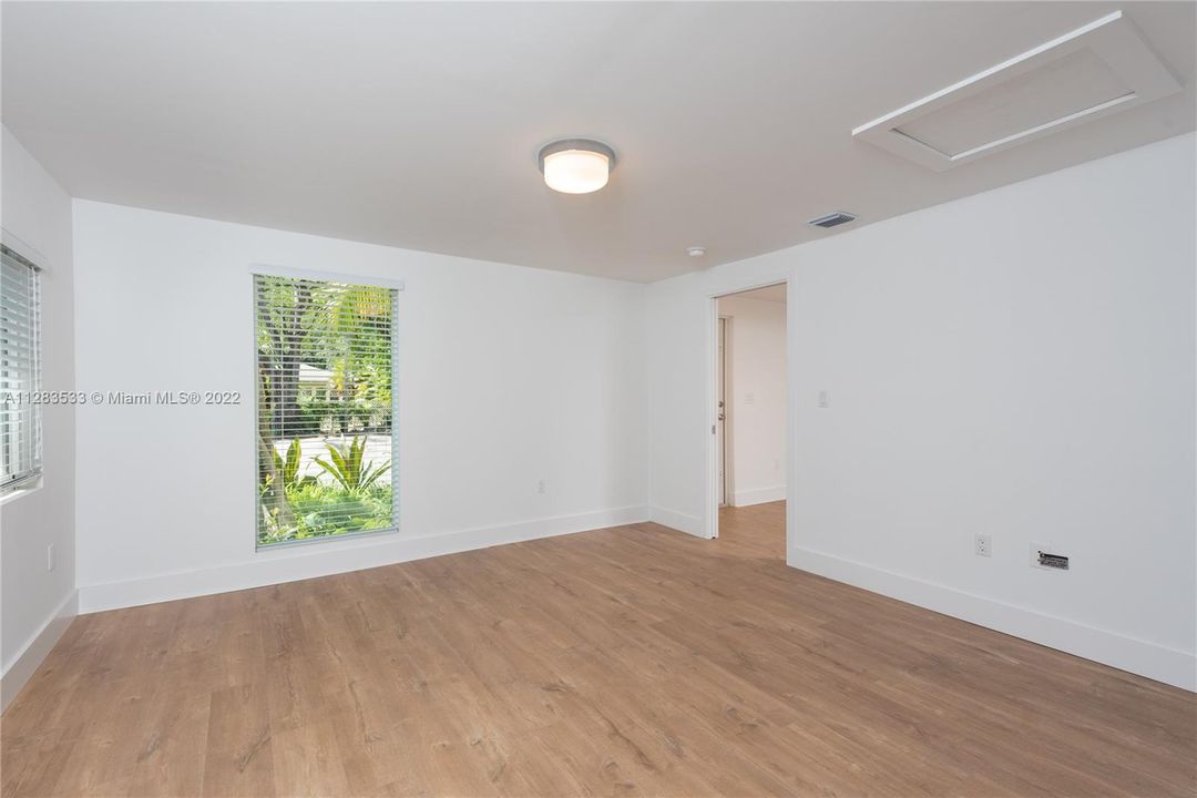 Recently Rented: $4,500 (2 beds, 2 baths, 899 Square Feet)