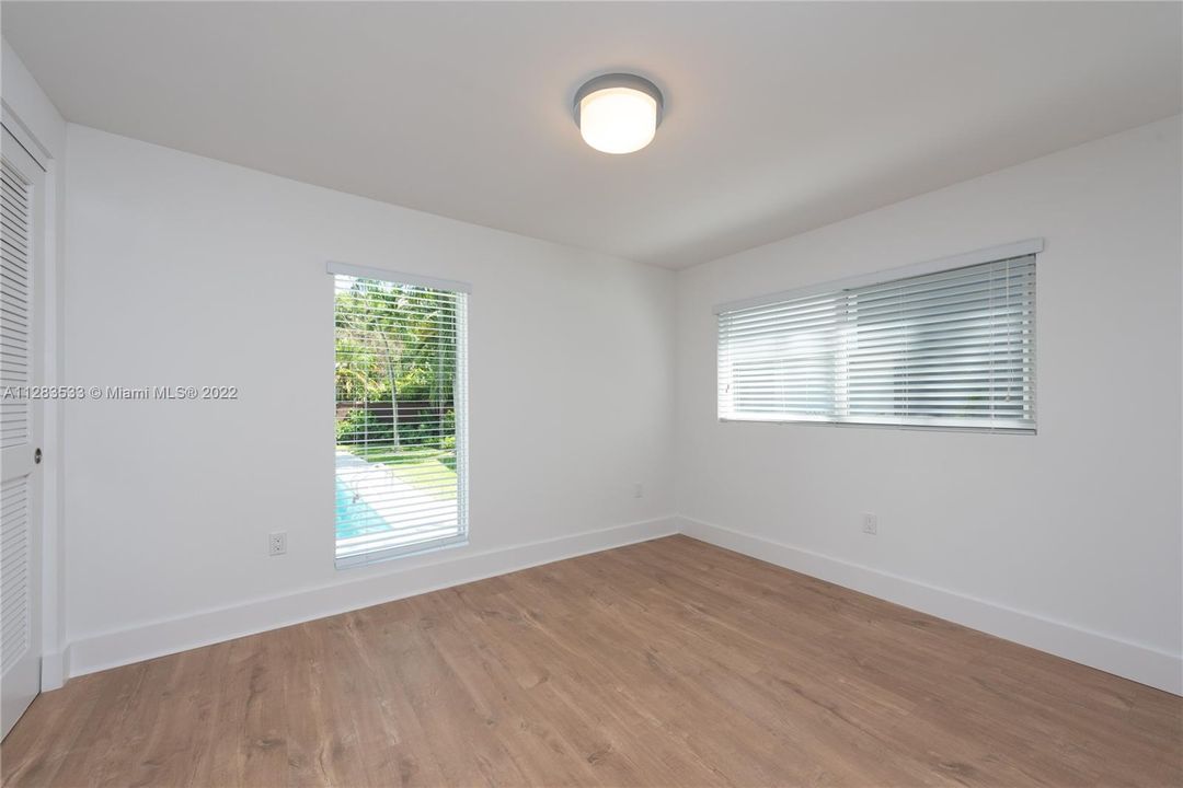 Recently Rented: $4,500 (2 beds, 2 baths, 899 Square Feet)