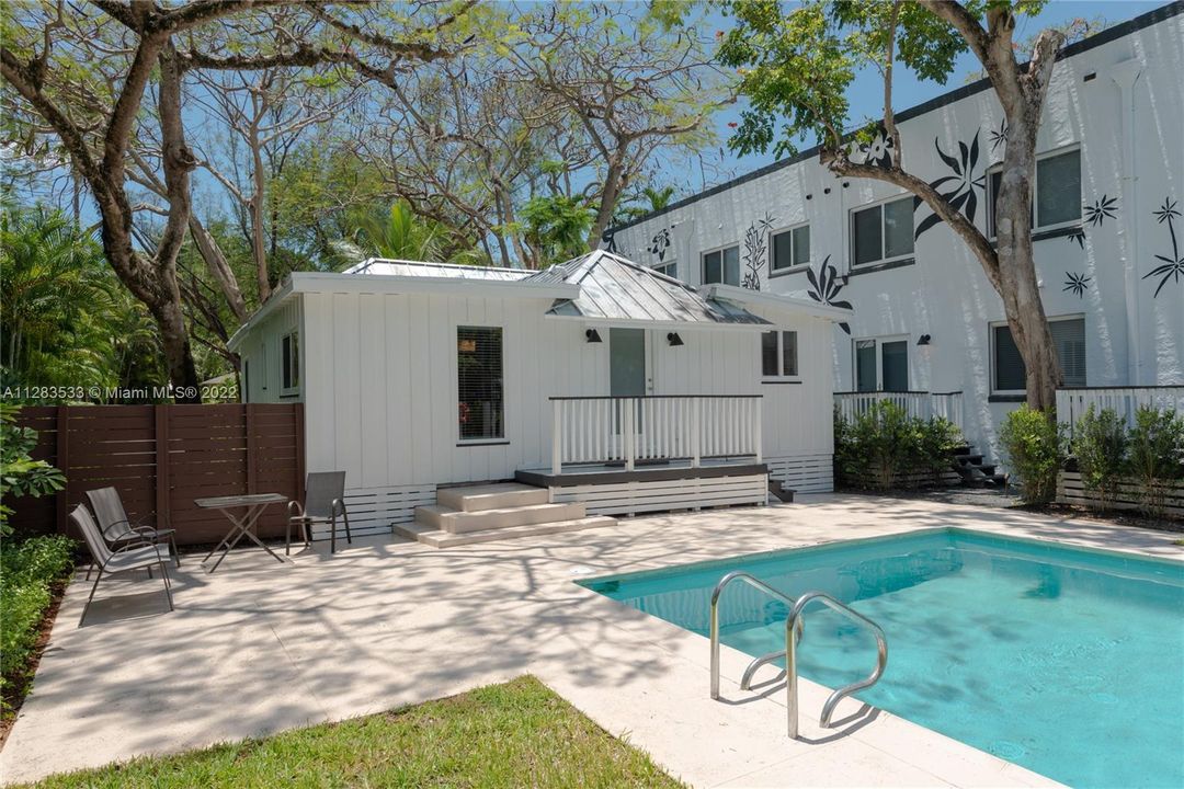 Recently Rented: $4,500 (2 beds, 2 baths, 899 Square Feet)