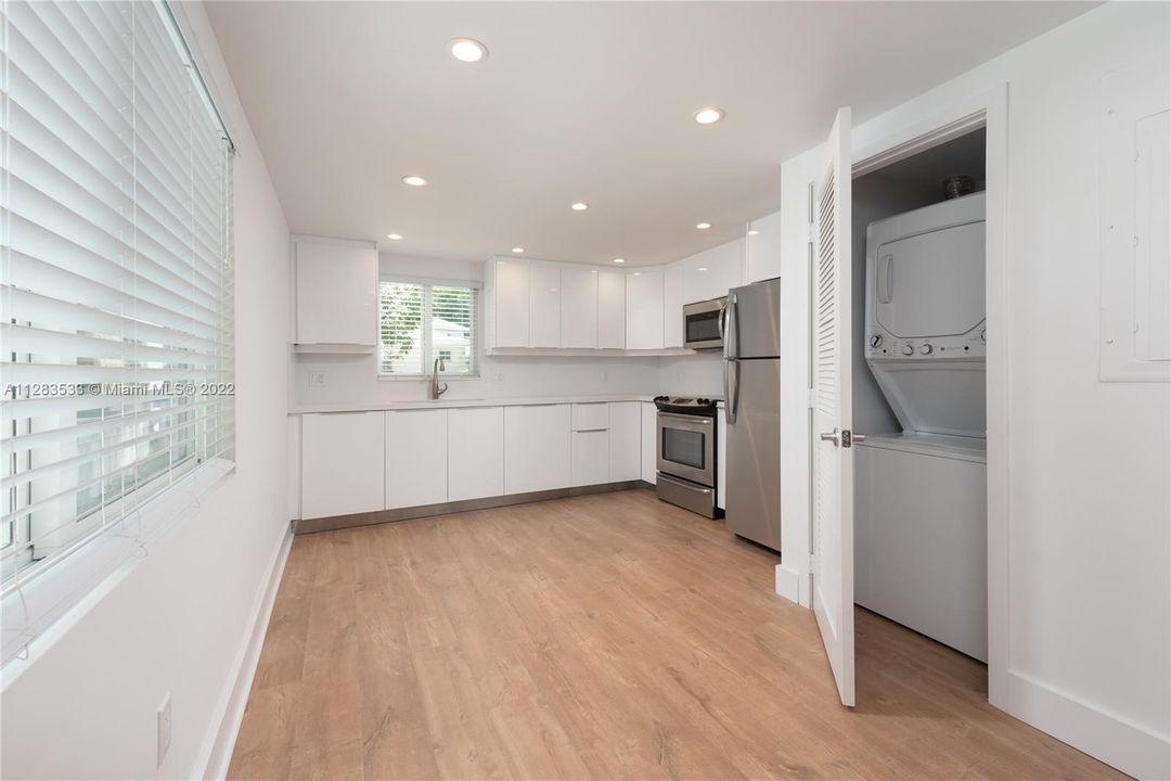 Recently Rented: $4,500 (2 beds, 2 baths, 899 Square Feet)