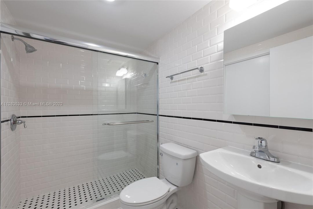 Recently Rented: $4,500 (2 beds, 2 baths, 899 Square Feet)