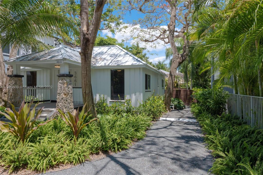 Recently Rented: $4,500 (2 beds, 2 baths, 899 Square Feet)