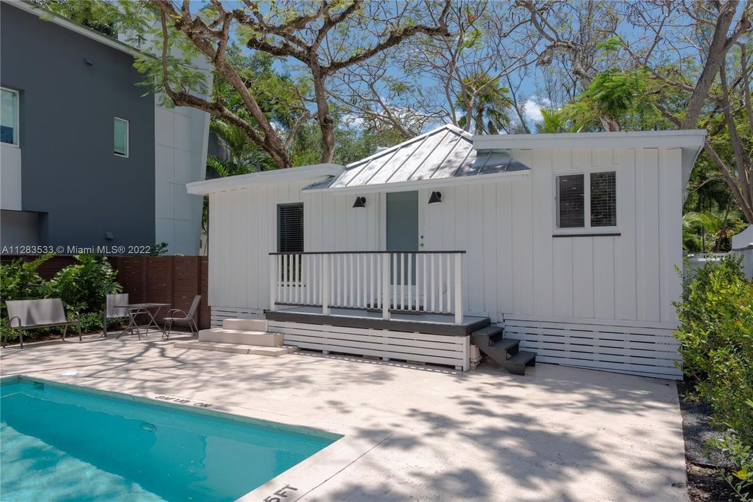 Recently Rented: $4,500 (2 beds, 2 baths, 899 Square Feet)