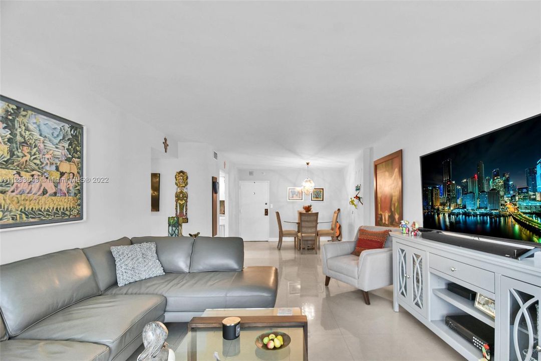 Recently Sold: $515,000 (2 beds, 2 baths, 1030 Square Feet)