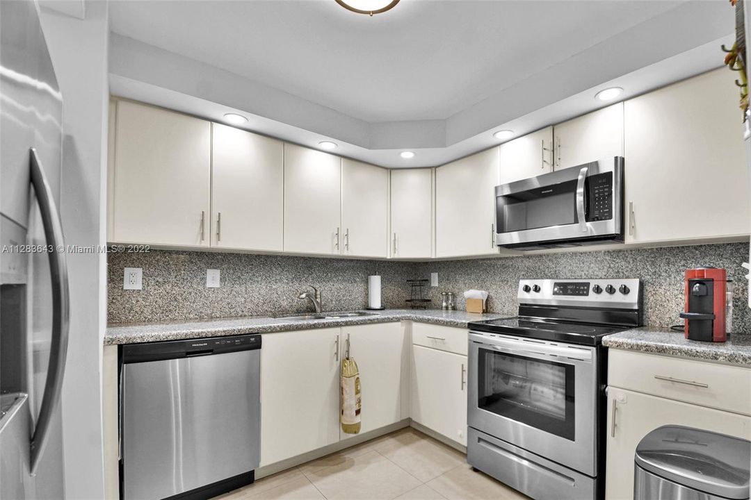 Recently Sold: $515,000 (2 beds, 2 baths, 1030 Square Feet)