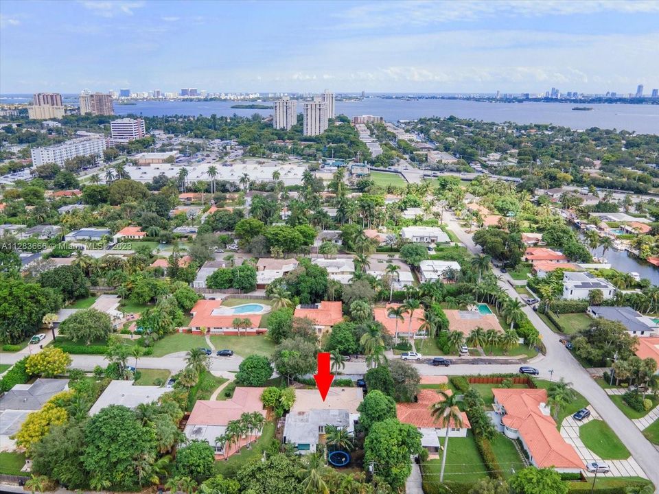 Recently Sold: $1,295,000 (4 beds, 2 baths, 2441 Square Feet)