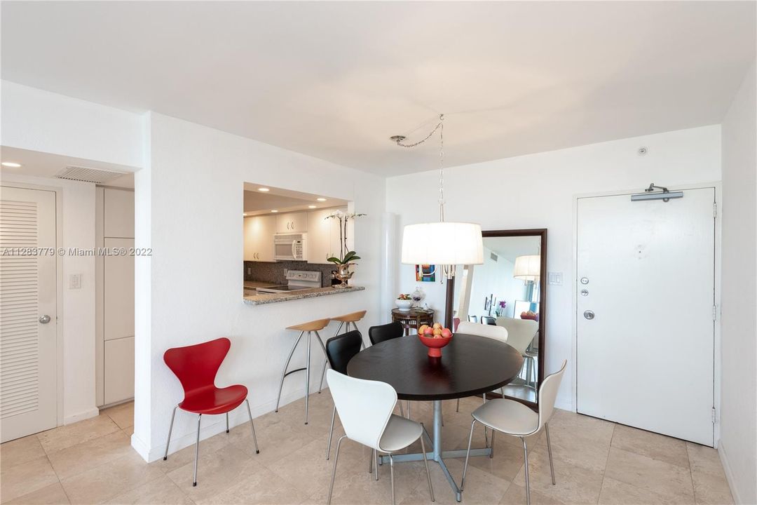 Recently Sold: $549,900 (2 beds, 2 baths, 1190 Square Feet)