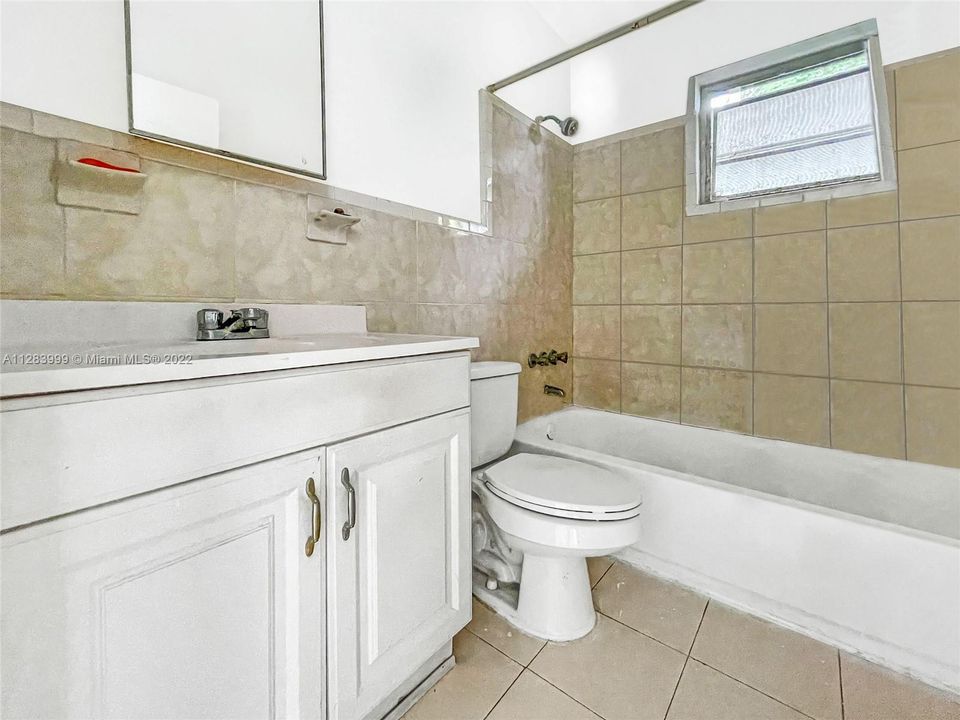 最近售出: $910,000 (0 贝兹, 0 浴室, 0 平方英尺)