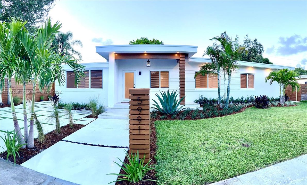 Recently Sold: $1,274,998 (3 beds, 3 baths, 2070 Square Feet)