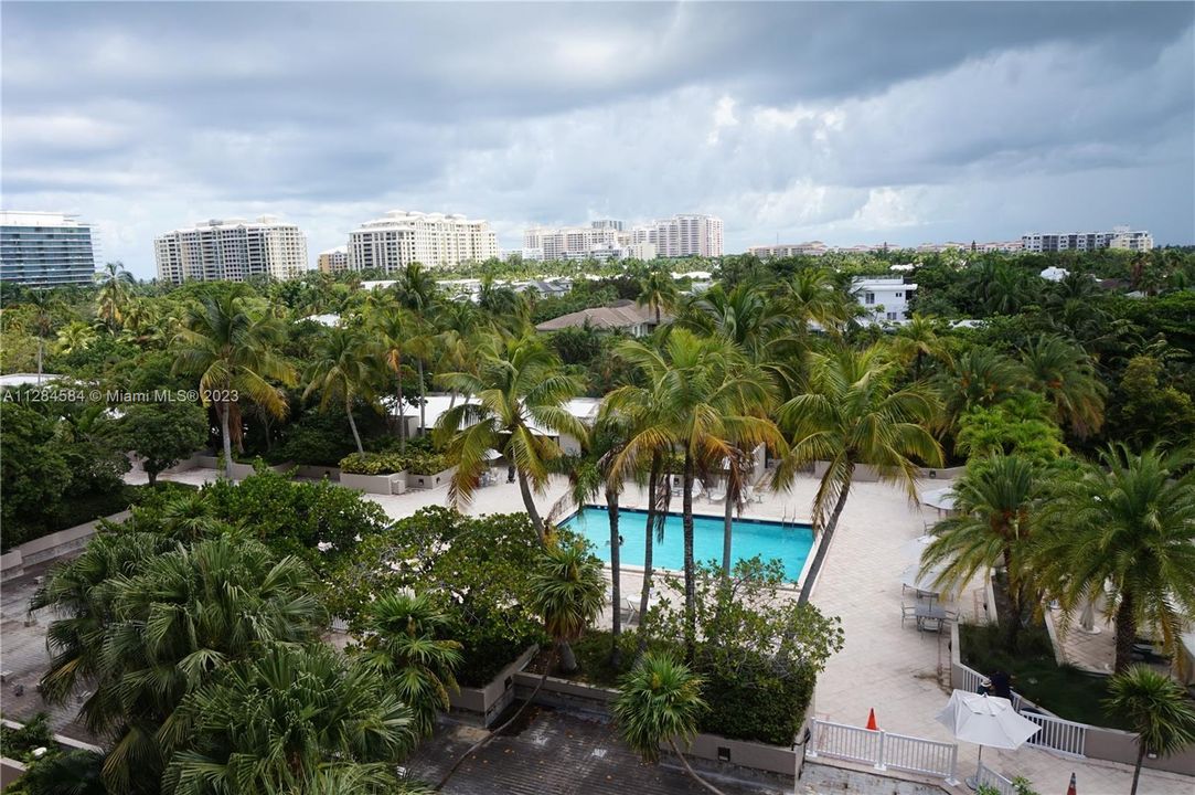 Recently Sold: $2,200,000 (3 beds, 3 baths, 2330 Square Feet)