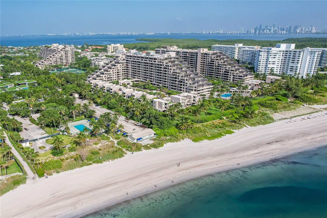 Recently Sold: $2,200,000 (3 beds, 3 baths, 2330 Square Feet)