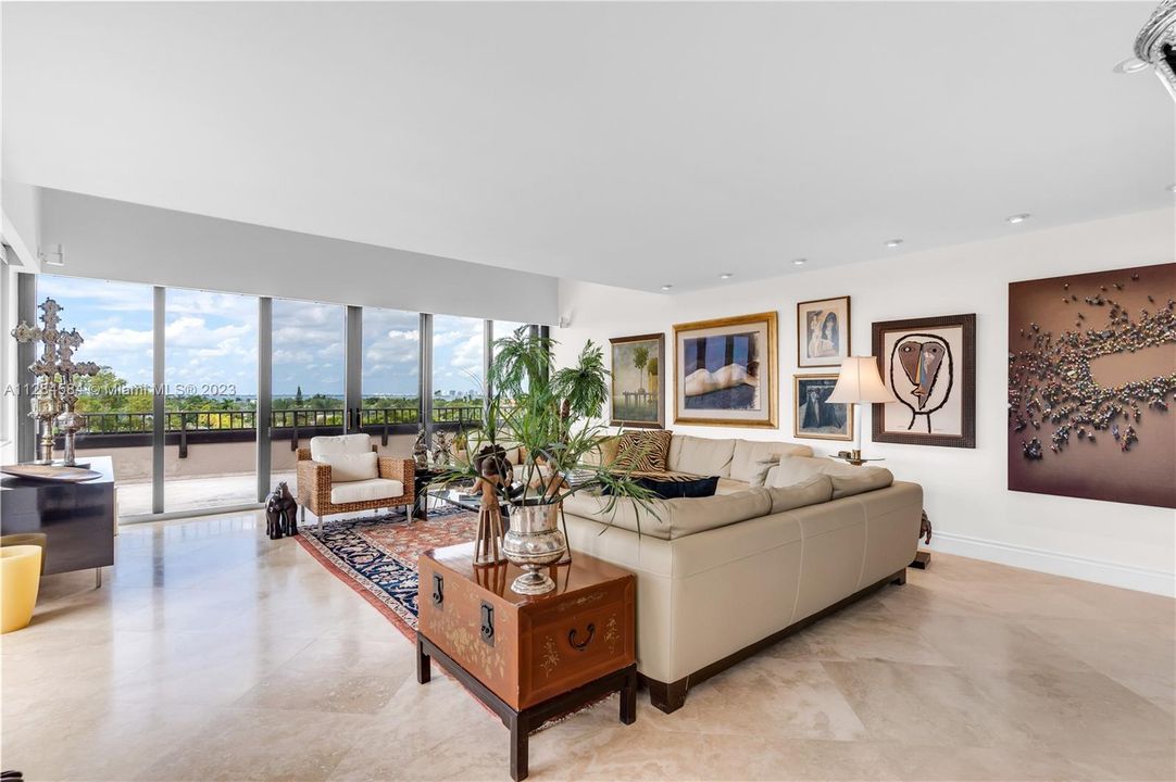 Recently Sold: $2,200,000 (3 beds, 3 baths, 2330 Square Feet)