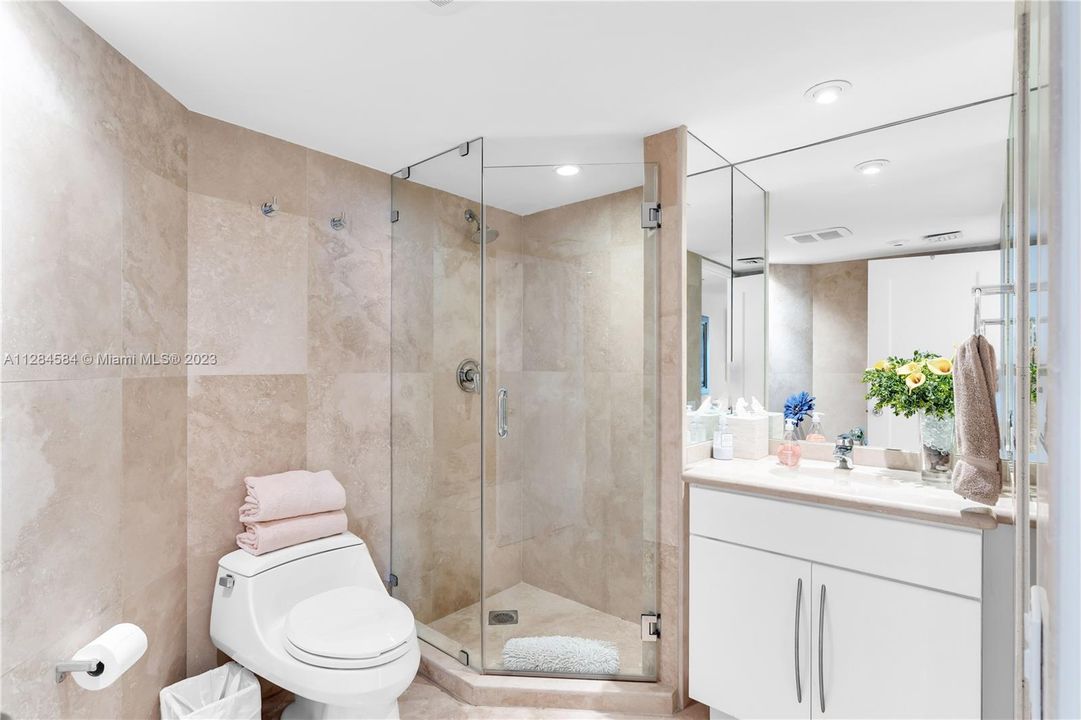 Recently Sold: $2,200,000 (3 beds, 3 baths, 2330 Square Feet)