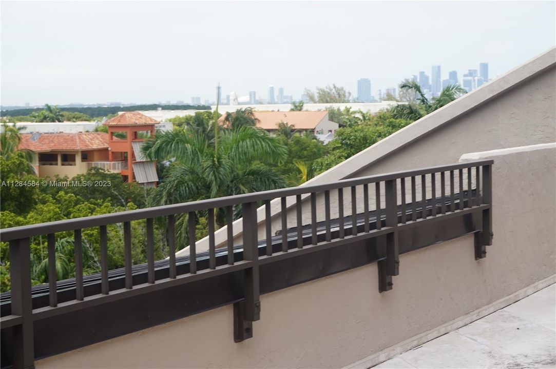 Recently Sold: $2,200,000 (3 beds, 3 baths, 2330 Square Feet)