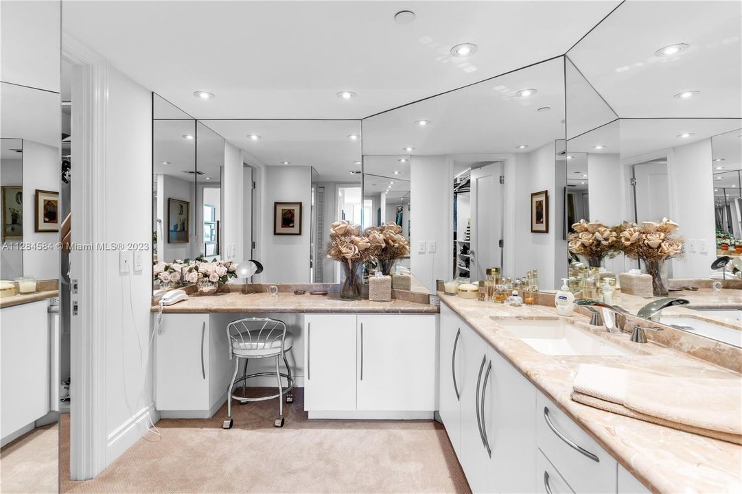 Recently Sold: $2,200,000 (3 beds, 3 baths, 2330 Square Feet)