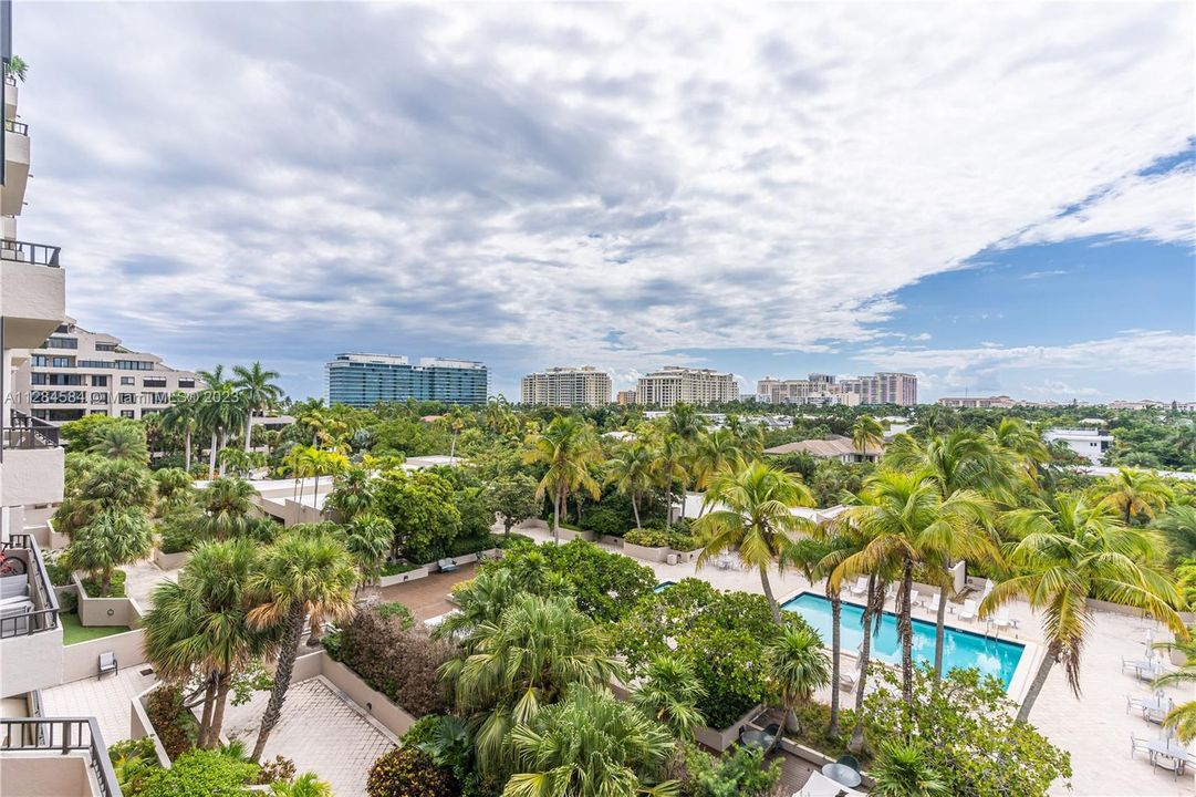 Recently Sold: $2,200,000 (3 beds, 3 baths, 2330 Square Feet)