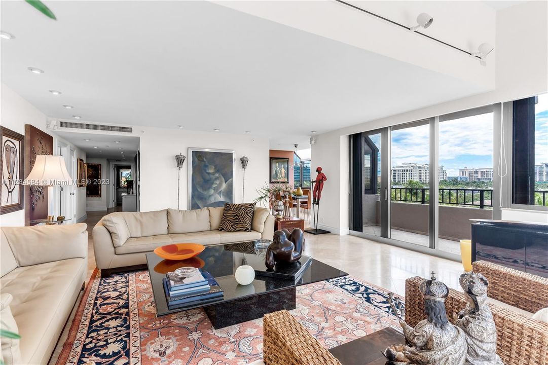 Recently Sold: $2,200,000 (3 beds, 3 baths, 2330 Square Feet)